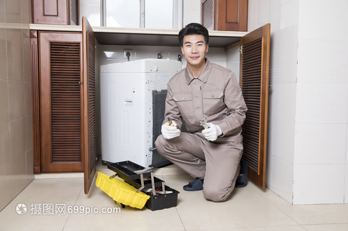 工人家電維修洗衣機(jī)